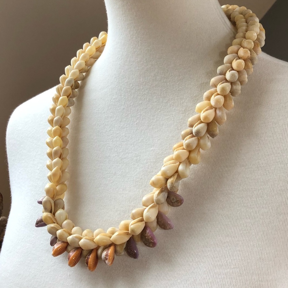 Raratonga Pupu Woven Shell Tahitian Lei Necklace - Picture 5 of 16